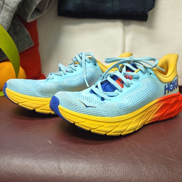 Hoka Arahi 7 Blue and Yellow Sneakers with Breathable Mesh. Size 8.5 - Picture 3 of 8